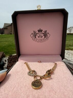 Juicy Couture Gold Charm Necklace Heart Rhinestone Y2K Vintage w/ Box